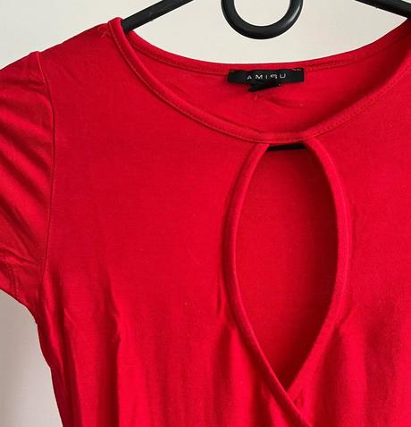 Cervene tricko s vystrihem, amisu,xs