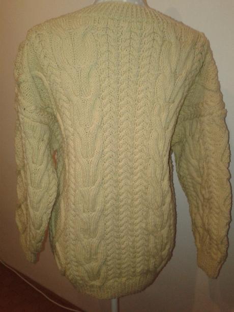 Krémový vlnený ručne pletený sveter veľ. m, m