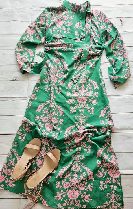 Krásne zaujímavé šaty, 38