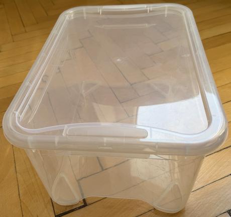 Plastový úložný box s vrchnákom,