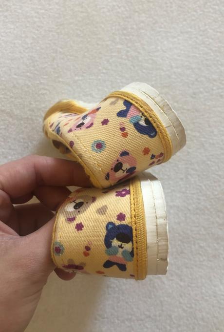 Žlté medvedíkové papuče bokap, 24, 24