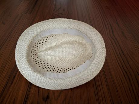 Letný biely klobúk, 58