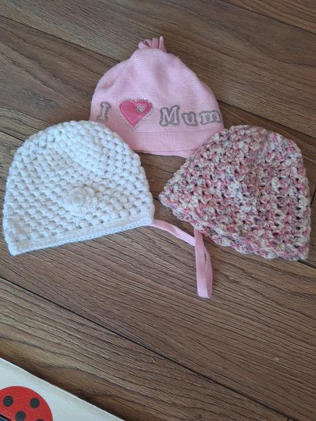 Čiapky na predaj, 56