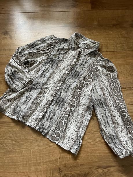 Blúzka s hadím vzorom, pull&bear,xs