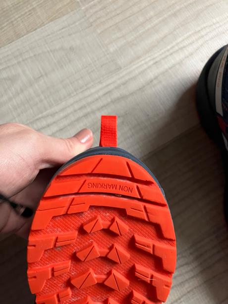 Turisticke topánky, salomon,35