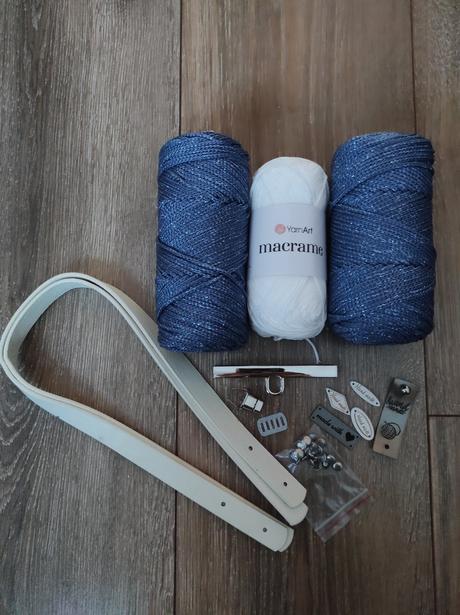 Sada na hackovanu modro bielu kabelku,