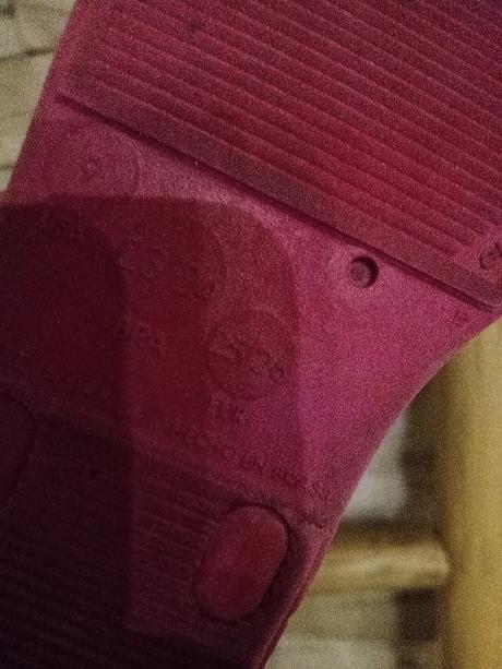 Šlapky s postovnym, 25