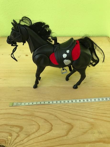 Čierny hýbajúci sa koník zn. teddies,