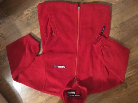 Červená mikina, 122