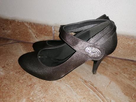 Sivé lodičky, velk. 37, 37