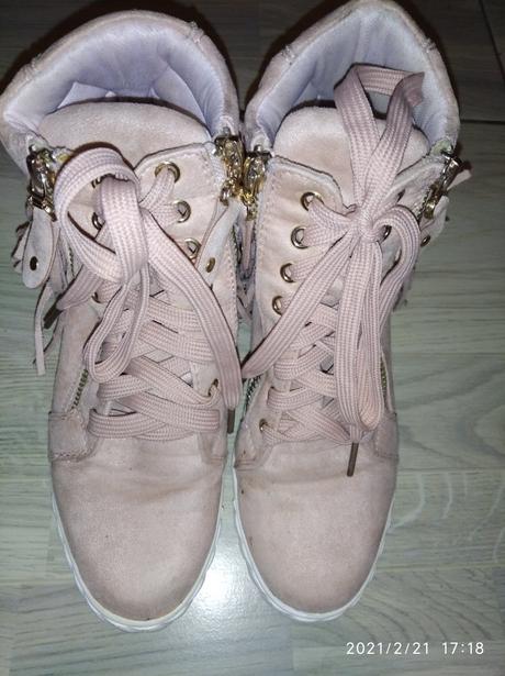 Ruzove platformy, veľkosť 37, 37