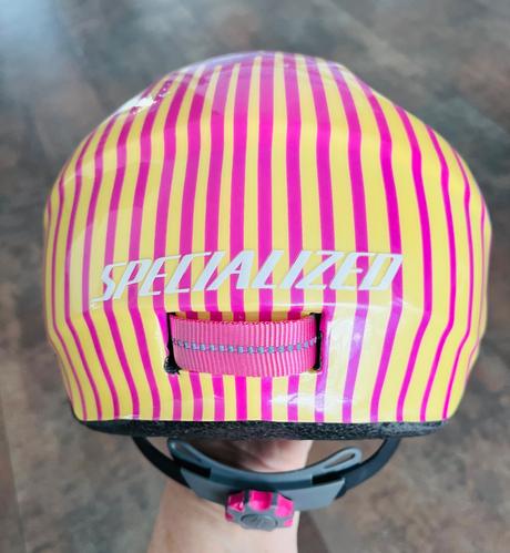 Detska cyklisticka prilba s rukavicami, s