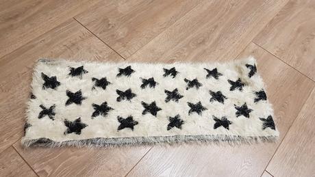 "chlpatý" nákrčník, takko