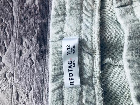 Dievčenské teplaky, 152