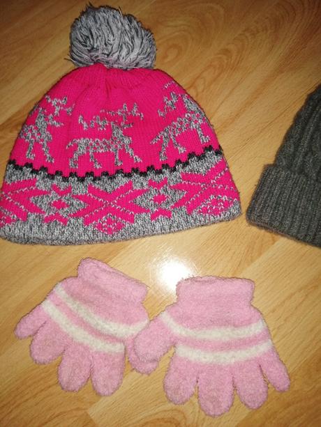 Zimne čiapky +rukavičky, 110