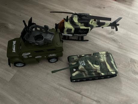 Vojenské hračky,