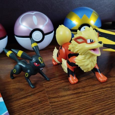 Balík hračiek pokémon,