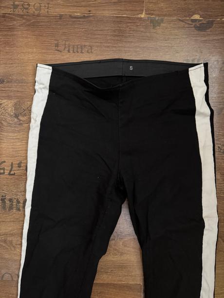 Čierne legíny s pásom, s