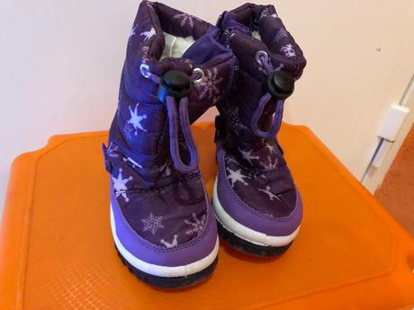 Snehule, deichmann,22