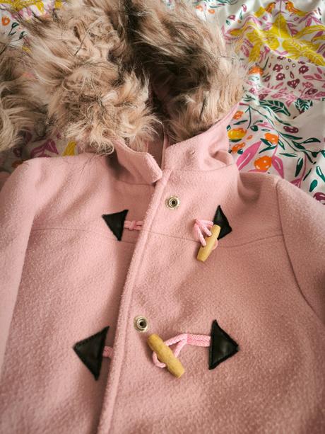 Kabáty, šité na cca 4 roky, 104