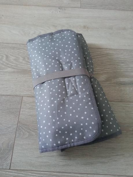 Podložka na prebaľovanie cestovná, 