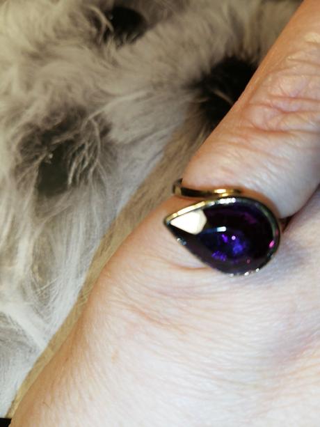 Prsteň- fialová slza, 