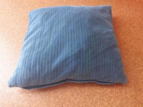 Modra obliecka na dekorativny vankus, 