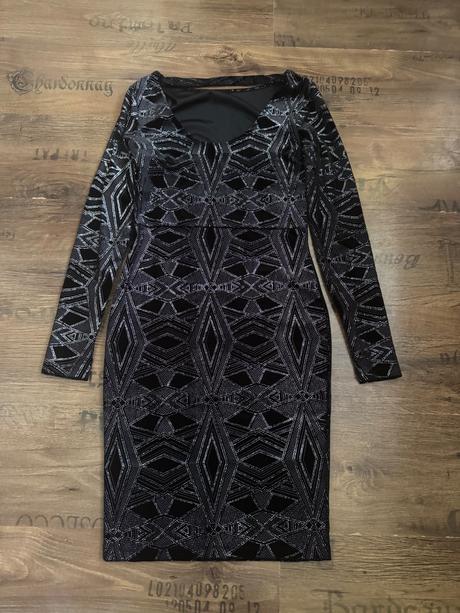 Trblietavé elastické šaty, orsay,s