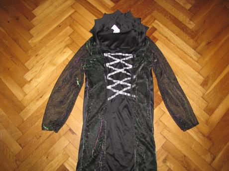 Kostým s pavučinami, 