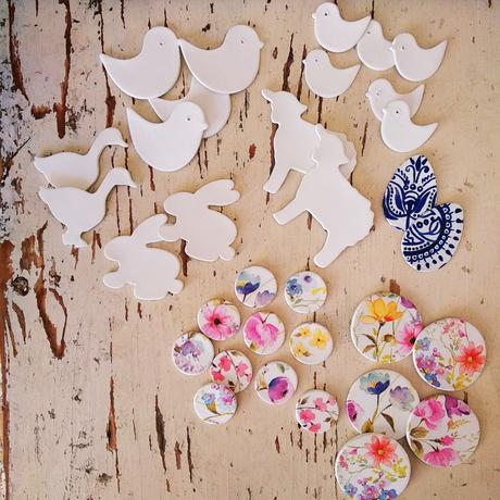 Dekorácie na dotvorenie venčekov, ikeban, kvetináč,