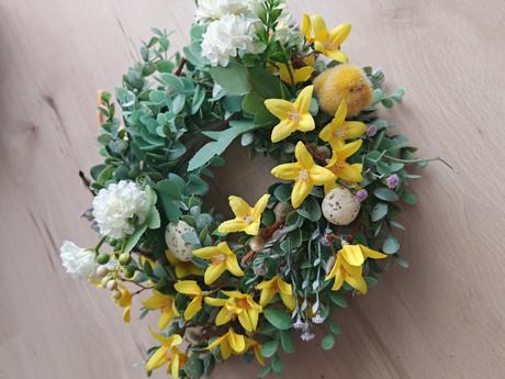 Veniec jarný,nože byť aj na dvere,dá zavesiť, 