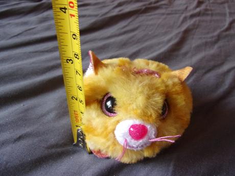 Malá mačka v guľke, 