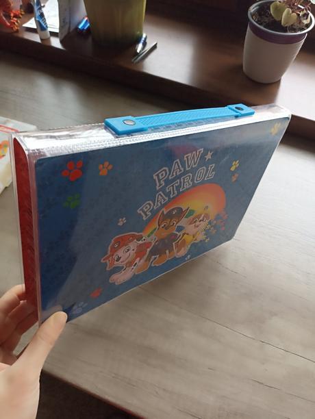 Kresliaci kufrík,