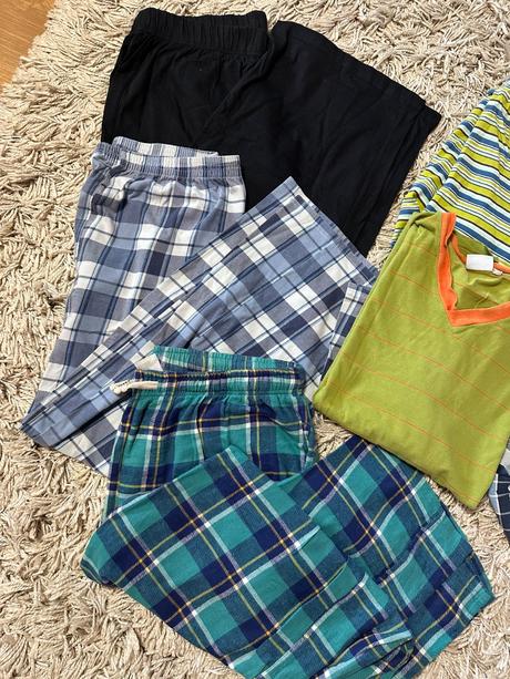 Balík pánskych pyžám, l