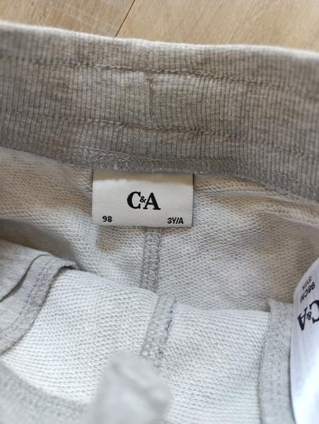 Šortky s bagrami, c&a,98