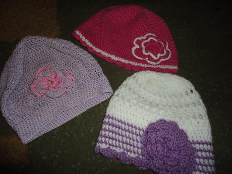 3ks prechodných čiapok na 5-7 rok., 128