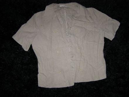Sako alebo blúza v perfektnom stave, 42