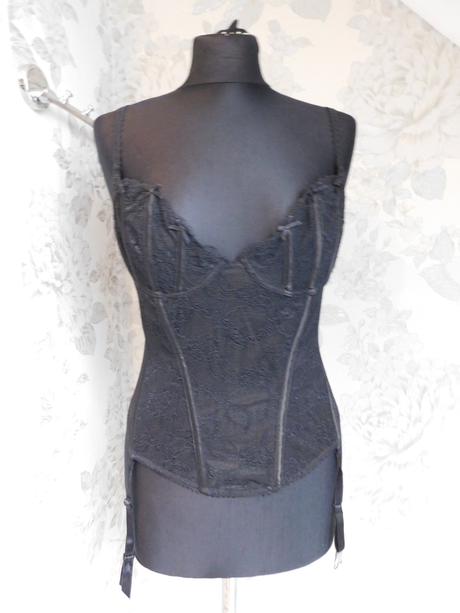 Kvalitný čipkovaný korzet, 75b