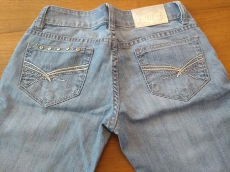 Svetlomodré dámske rifle, 34