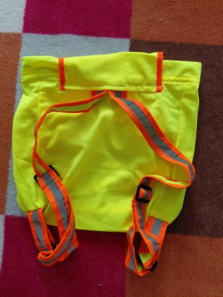 Ruksačik s reflexnymi prvkami - 28 x 25 cm,