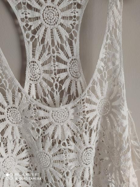Biely čipkovaný top, 