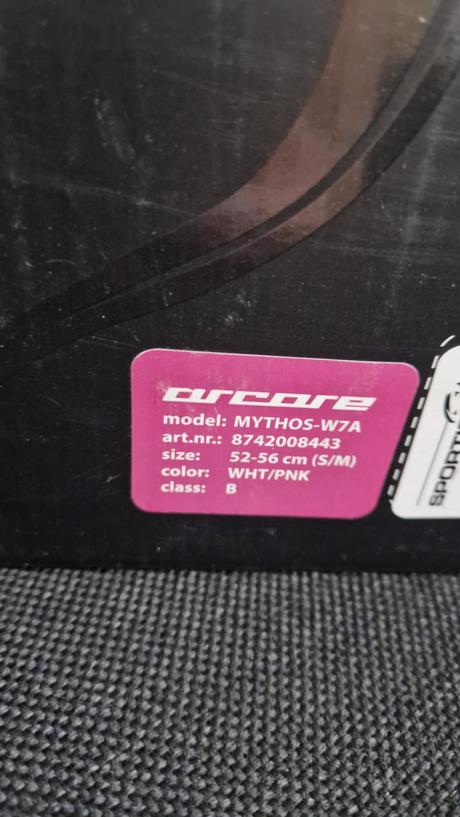 Lyžiarska prilba, s