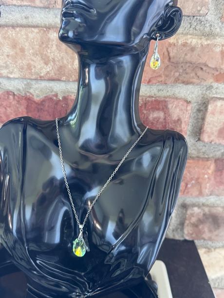 Set náušnice + retiazka s príveskom,