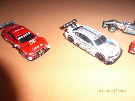 Formule a pretekárske autá, 2e/kus, 