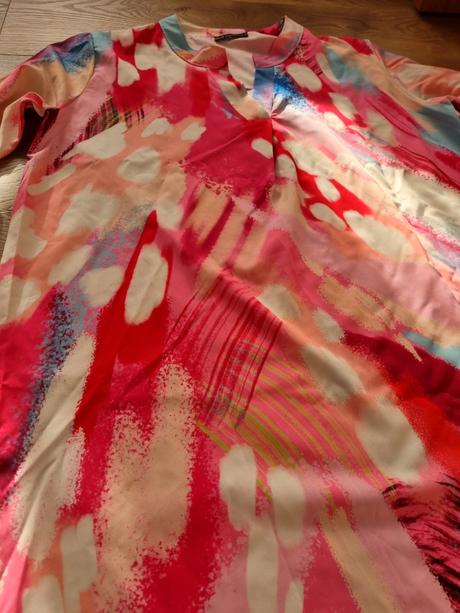 Zaujímavé ľahké šaty, 