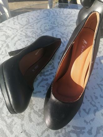 Lodičky s ozdobnou retiazkou, 38