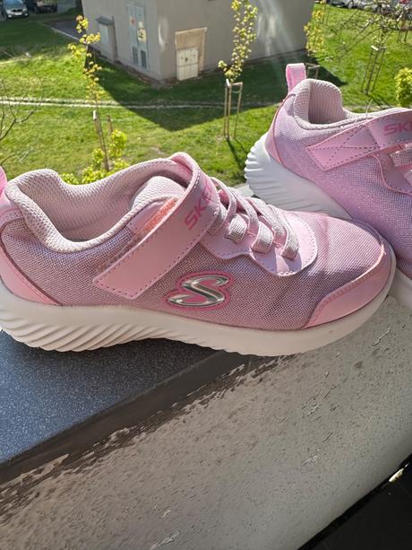 Skechers, skechers,33