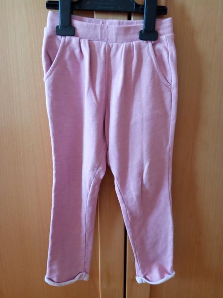 Ružové tepláky, lupilu,98