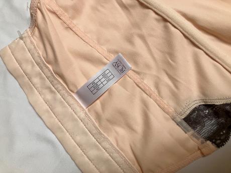 Dámsky lesklý béžový korzet na ramienka, m