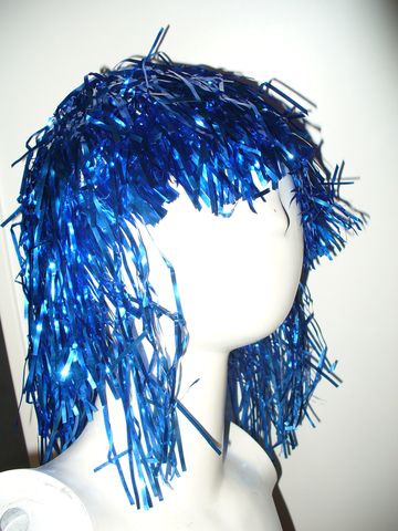 Karnevalová lesklá parochňa,